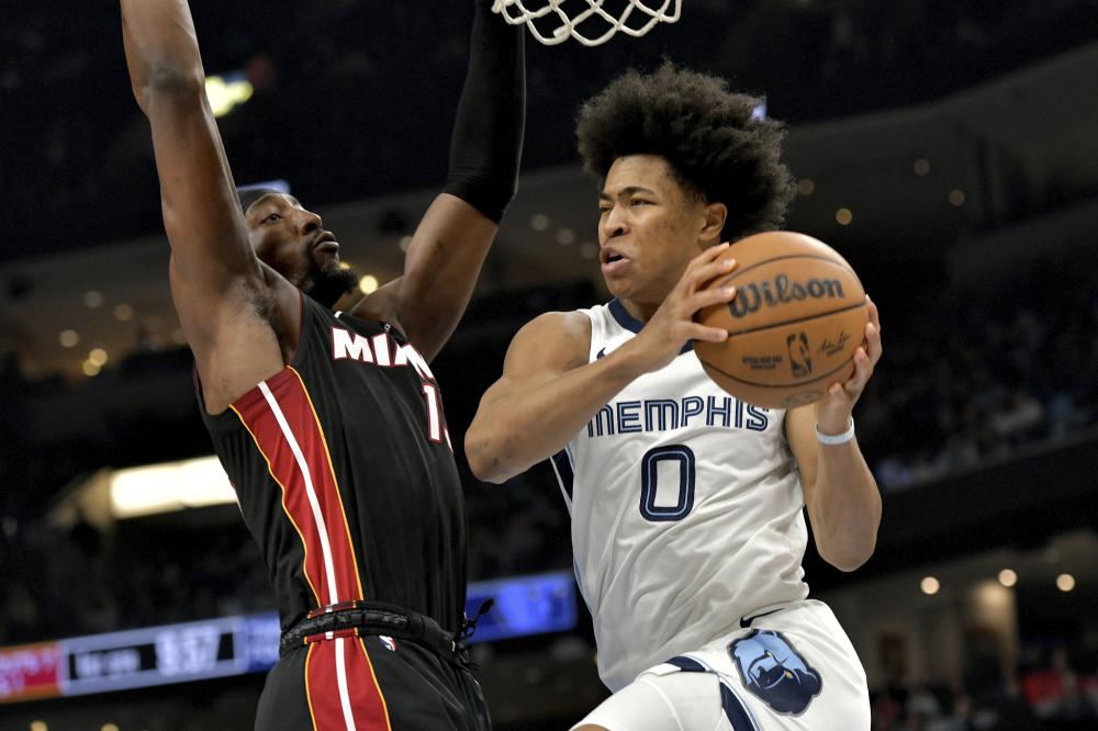 涌入体育场 涌入体育场