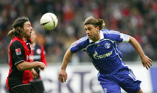 少数百万欧 少数百万欧